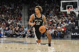 米奇·约翰逊：索汉和奥利尼克表现出色 防守很拼&进攻高效