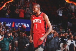 死神拆穿魔术！火箭官方晒赢球海报 怒吼杜兰特登上封面