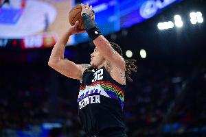 率先发力！阿隆·戈登首节6中4独得10分 三分2中1