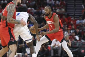 乌度卡：如果对手想一对一防守杜兰特 我们任何时候都信任他！