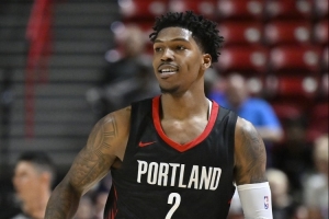 板凳火力！凯莱布·乐福首节7分钟5中4贡献11分 三分4中3