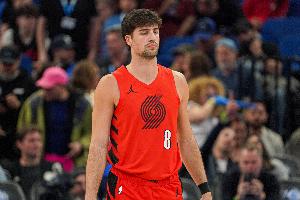 阿夫迪近9战亚场均28.1分7.2板5.9助攻 不过开拓者2胜7负