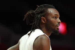 空砍了！格兰特18中10&三分9中5 砍下33分9篮板4助攻&正负值+10