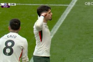 比赛第36分钟，内托头球破门，切尔西1-0领先伯恩利