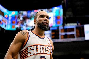 拼到六犯！狄龙17中8&4记三分拿下22分5板1助2断