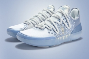 颜值如何？ 约基奇签名鞋Joker 2 丹佛配色 有让你联想到掘金吗