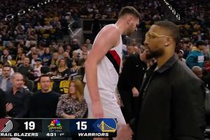 不妙！克林根对抗霍福德之后身体不适被换下场！