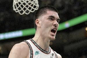 禁飞区！埃迪守护篮筐 暴起大帽拒绝加福德扣篮