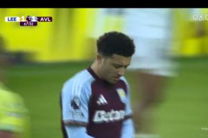 下半场第68分钟，桑乔替补沃特金斯上场！