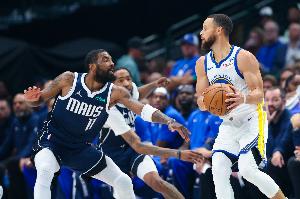 球鞋博主：安踏也寄了球鞋给库里团队 其中包括欧文的签名鞋