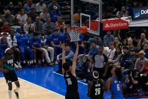 一视同仁吼！以赛亚·乔先打里斯3+1 再打杨瀚森一个2+1