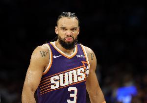 敢打敢拼！狄龙·布鲁克斯24中10拿到全队最高25分 正负值+8