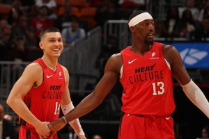 双核发力！阿德巴约抢断&希罗急停抛投 热火反超独行侠