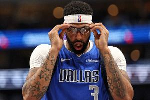 连续缺席14场！官方：浓眉由于左小腿拉伤将缺席今晚的比赛