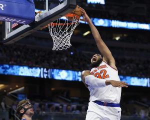 硬起来了！唐斯篮下失衡打成2+1带队打出一波11-0