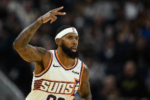 坚决一点！罗伊斯·奥尼尔接球借掩护 加长三分一箭穿心！