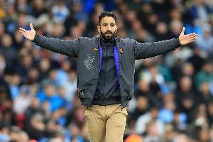 记者谈曼联输球：没必要对阿莫林群起而攻之，仍需引进中场和翼卫