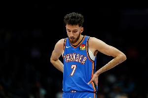 切特：之前有人说年轻是我们软肋现在又说是优势 外界评论不重要