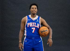 落后40分比赛失去悬念！76人球迷高呼：我们想看洛瑞打球