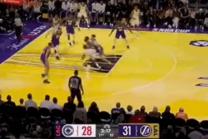 候个正着！东契奇底线埋伏 补防帽掉了哈登的上篮