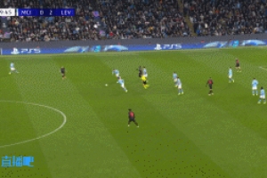 错失单刀！福登送出直塞，哈兰德禁区内单刀球射门被门将扑出