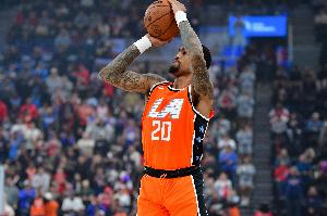 不要交易我！科林斯手感火热8投6中&三分6中4 砍下18+5