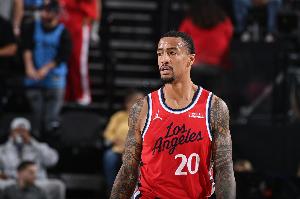 X因素！上半场科林斯11分&邓恩12分 两人三分合计5中5