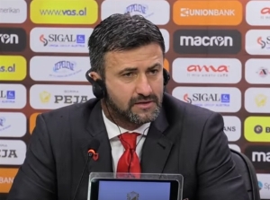 帕努奇：戴维在禁区内可能有不错表现 DV9受伤是他和奥蓬达的机会