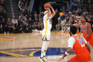 刻在基因里的准！赛斯·库里首秀替补7中6砍14分2板2助1断