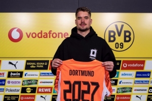 官方：多特蒙德与34岁门将迈尔续约1年，合同期至2027年