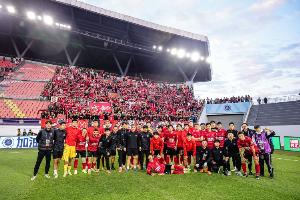 成都蓉城完成法定代表人的工商变更，王磊担任董事长