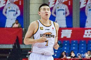 差强人意！付豪首发26分钟 8中3&三分2中0拿到10分7板2断