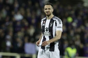 意媒：加蒂右膝扭伤，未来几小时接受检查