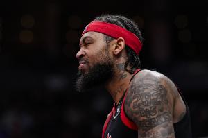 伤退后回归！英格拉姆17中7得21分6板3助 有4次失误&正负值-14