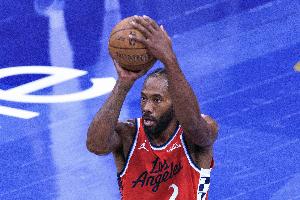 终于拿到复出后首胜！小卡全场21中7&三分7中1得到21分6板5助2断