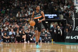 全民皆兵！马刺全队六人得分上双 福克斯31分&哈珀16分