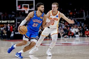 场均15分！杰伦威：阿杰伊·米切尔很出色 能给他指导感觉很棒