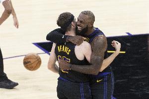 队安！东契奇本赛季缺阵五场比赛 这五场湖人战绩4胜1负