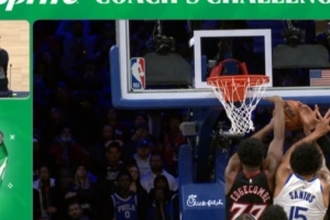 关键判罚！梅尔顿上篮不中球出界判给76人 勇士挑战成功