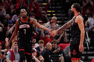 恐怖！火箭本赛季已2次净胜对手至少30个篮板 此前40年就一次