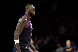 华子休息我来扛！兰德尔第三节单节4中3砍下10分 前三节拿到23分