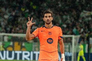 阿斯称赞费兰·托雷斯：现在已是巴萨首发中锋 转型9号位非常成功