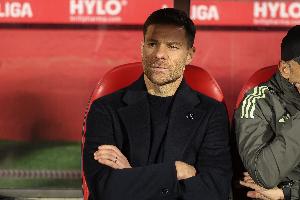 阿隆索：卡雷拉斯红牌争议极大，感觉是裁判故意针对，不认可判罚