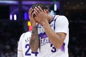 正负值-31最低！基昂特·乔治半场8中2拿到4分5板出现5失误