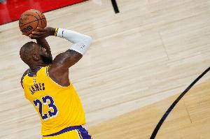 湖人本赛季关键时刻比赛8胜0负 联盟唯一不败球队！