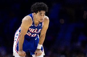 纳斯谈麦凯恩第三节未出战：湖人的联防让我会担心他的身高劣势