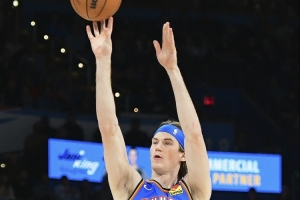 三分雨 ！雷霆首节命中11记三分 创队史单节三分命中纪录