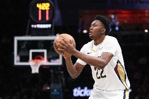 博雷戈：球队很多战术围绕奎因展开 他将自己水平提升到了新高度