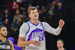 本赛季仅打5场便报销！盐湖城媒体：步行者有意爵士中锋凯斯勒