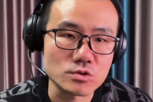 徐静雨：杨瀚森如今体能和肌肉都有提升，在场上愈发自信！